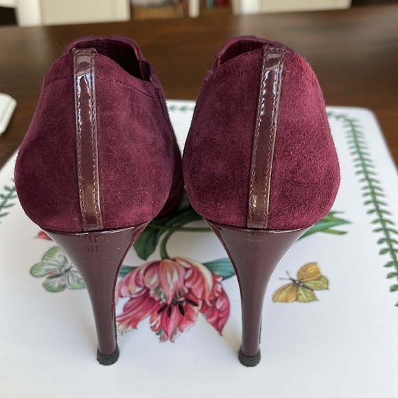 Donald Pliner Napa Pump  Merlot - Picture 3 of 7